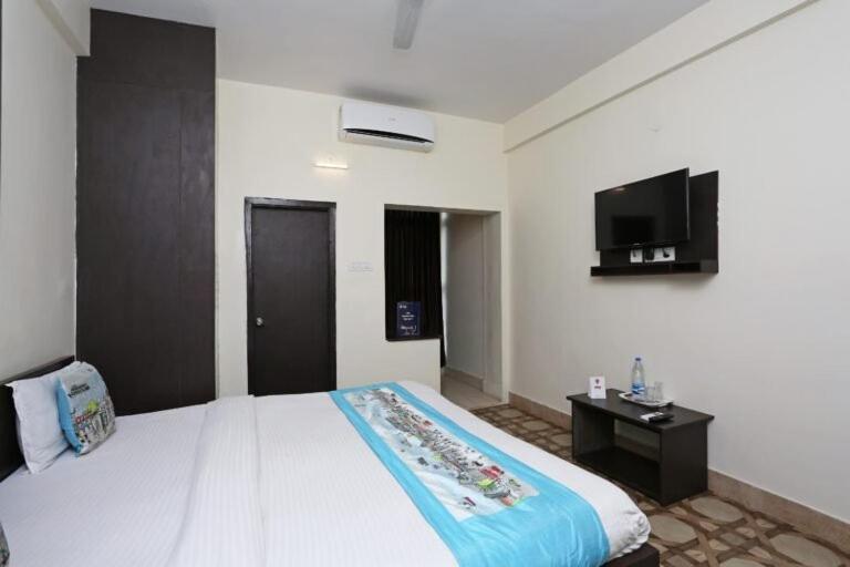 Hotel Stellar Bhubaneswar Exteriör bild